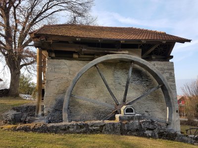 Vieux moulin en arrivant à Büren an der Aare
