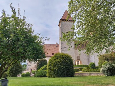 Le château de La Sarraz est situé dans un parc magnifique