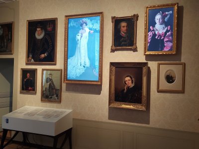 En activant la clé, des tableaux se mettent à parler