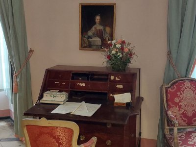 Un secrétaire, dans la chambre à coucher