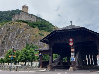 <p>Le Château et le Pont de la Bâtiaz</p>