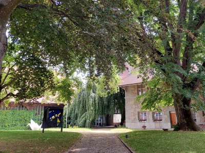 <p>Entrée du Vitromusée</p>
