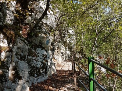 Le sentier est sécurisé