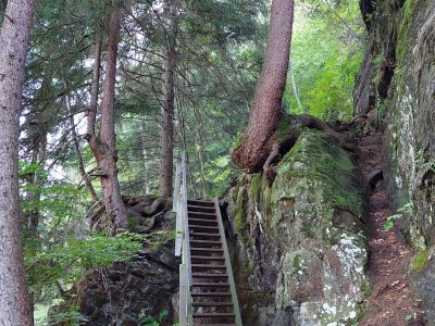 Un escalier en bois