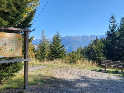 Panneau didactique du sentier des légendes d'Ovronnaz