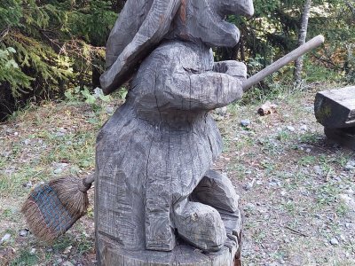 Statue de sorcière