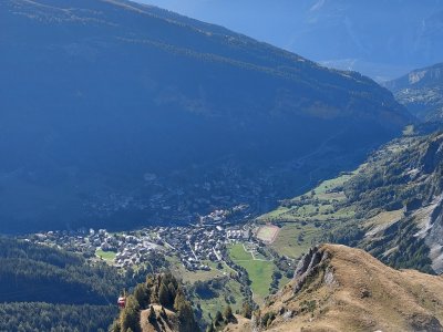 <p>Vue sur Loèche-les-Bains, depuis la Gemmi</p>