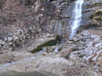 La chute du Ruhau et le bassin créé suite aux inondations