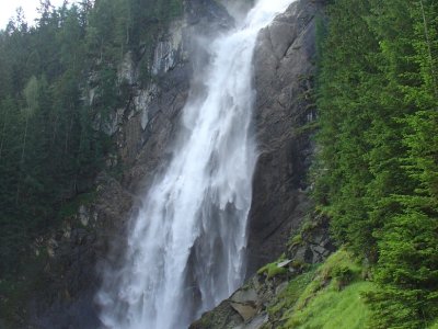 Iffigenfall, le long de la route pour Iffigenalp