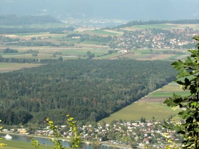 Depuis Plan Châtel, vue sur Sugiez, Ins et le Lac de Bienne tout au fond