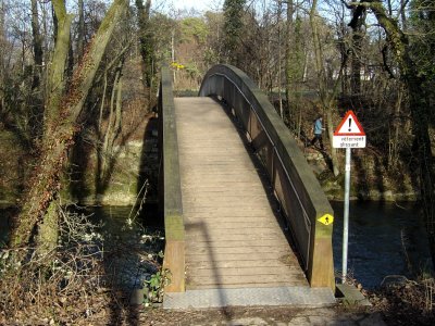 Pont enjambant l'Areuse, peu avant son embouchure