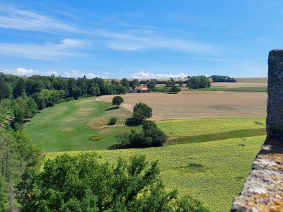 <p>Vue depuis le haut de la tour, en direction de Chêne-Pâquier</p>