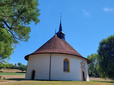 <p>L'église elliptique de Chêne-Pâquier</p>